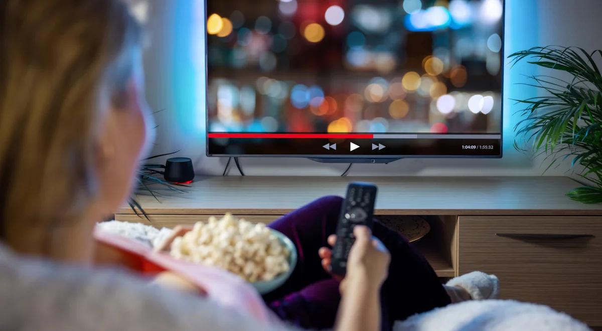 Odurzeni serialami. Jak oglądanie może uzależnić?