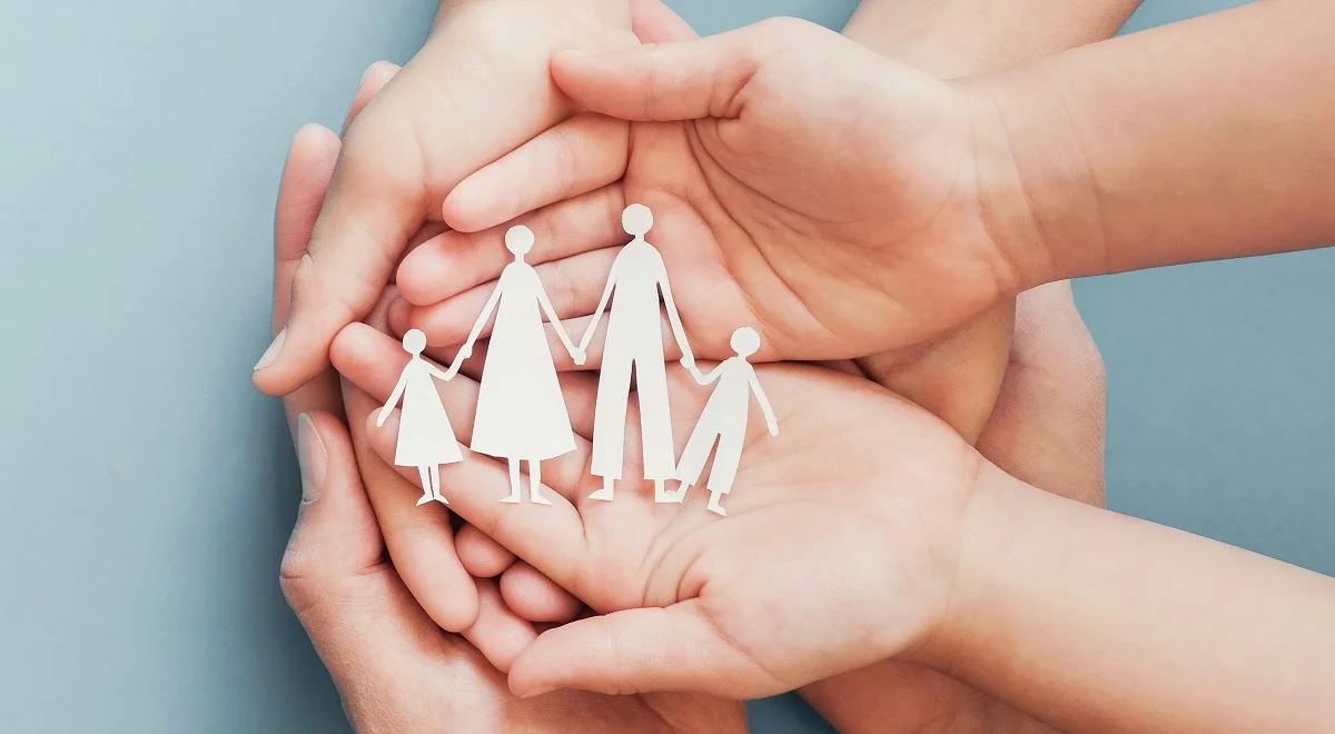 Wsparcie dla rodzin zastępczych. Reportaż Magdy Skawińskiej