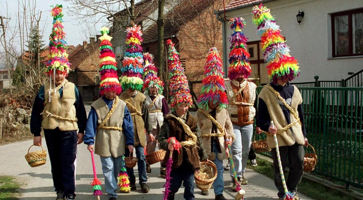 Siuda Baba, pucheroki, turki, muradyny i inne: staropolskie zwyczaje wielkanocne