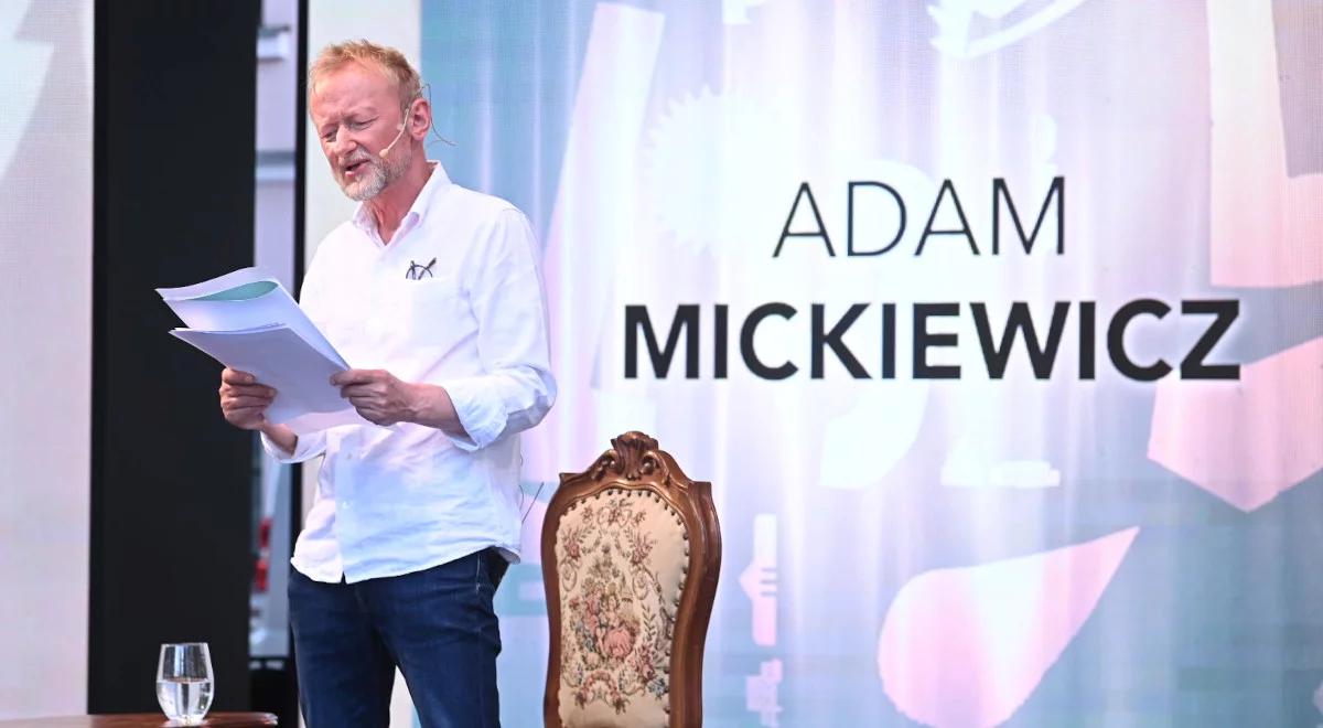 "Nic nie zastąpi żywej postaci przy mikrofonie". Andrzej Mastalerz z Wielką Nagrodą Festiwalu "Dwa Teatry"