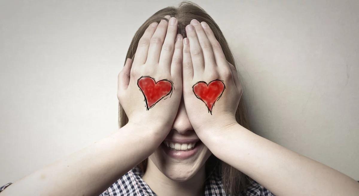 Czym jest miłość? O uczuciu, które trudno opisać i które może zaślepić