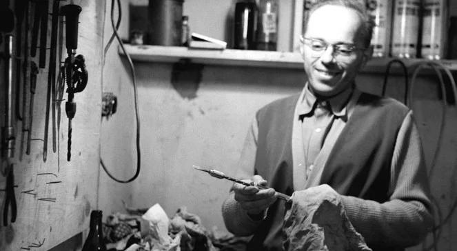 "Futurologia to nie wróżenie z fusów". Dlaczego prognozy Lema się sprawdziły?