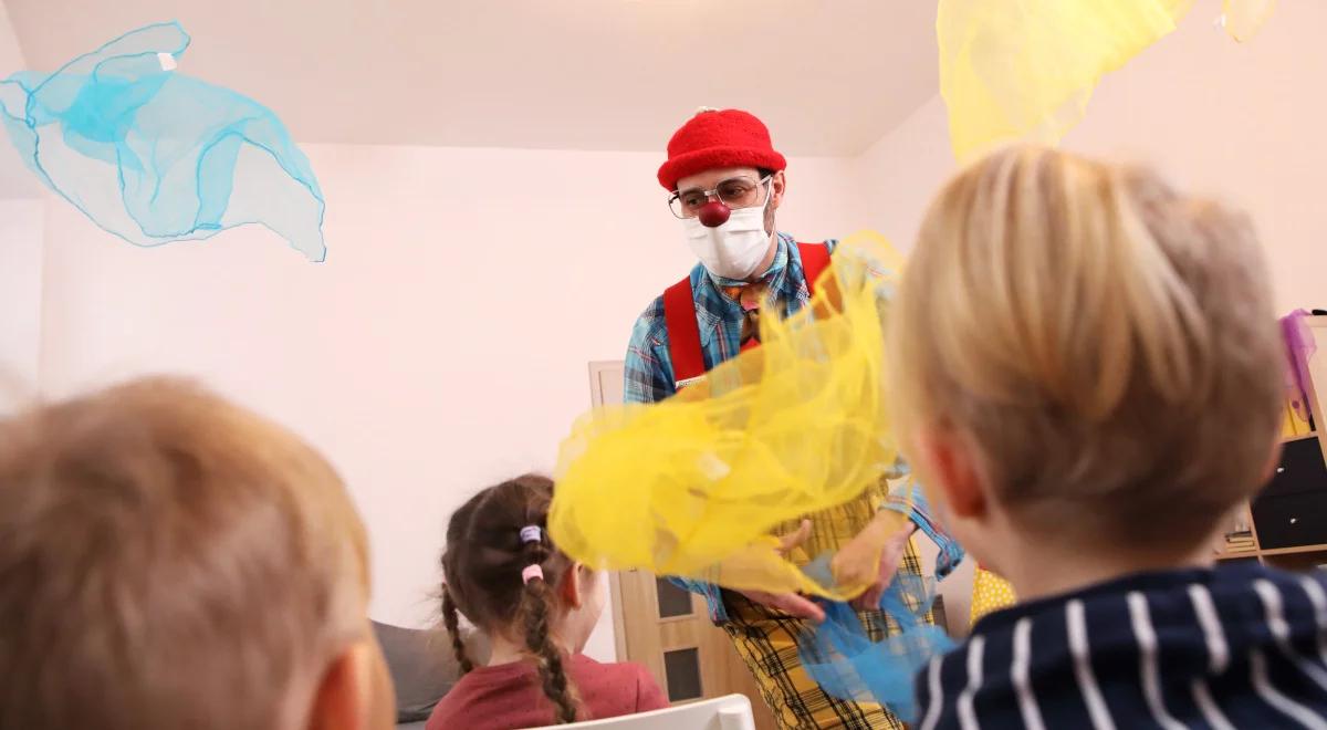 Czerwone Noski niosą "Uśmiech na ratunek" ukraińskim dzieciom