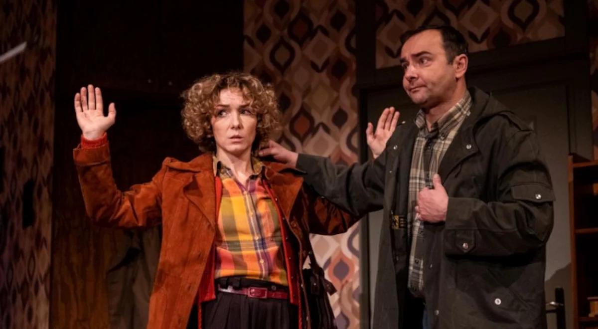 Jak przedostać się pod murem, czyli zabawny powrót do przeszłości z odrobiną refleksji