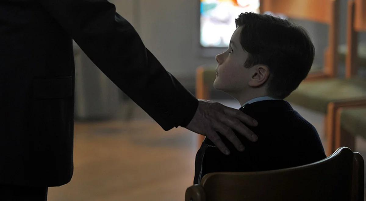 Męska wrażliwość Françoisa Ozona. "Dzięki Bogu" w kinach