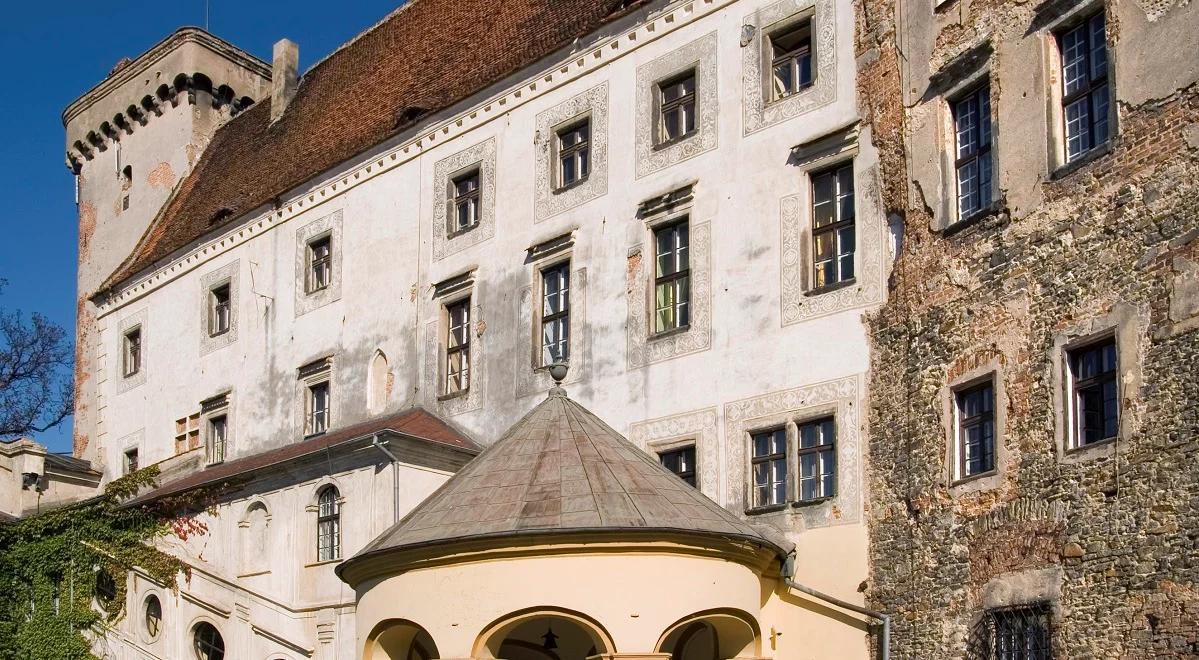 Zamek w Otmuchowie – końskie schody i "niespodzianka"