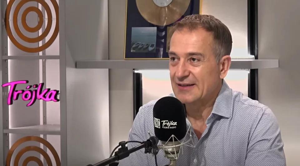 Czy umiemy czytać "między gestami"? Rozmowa z ekspertem mowy ciała