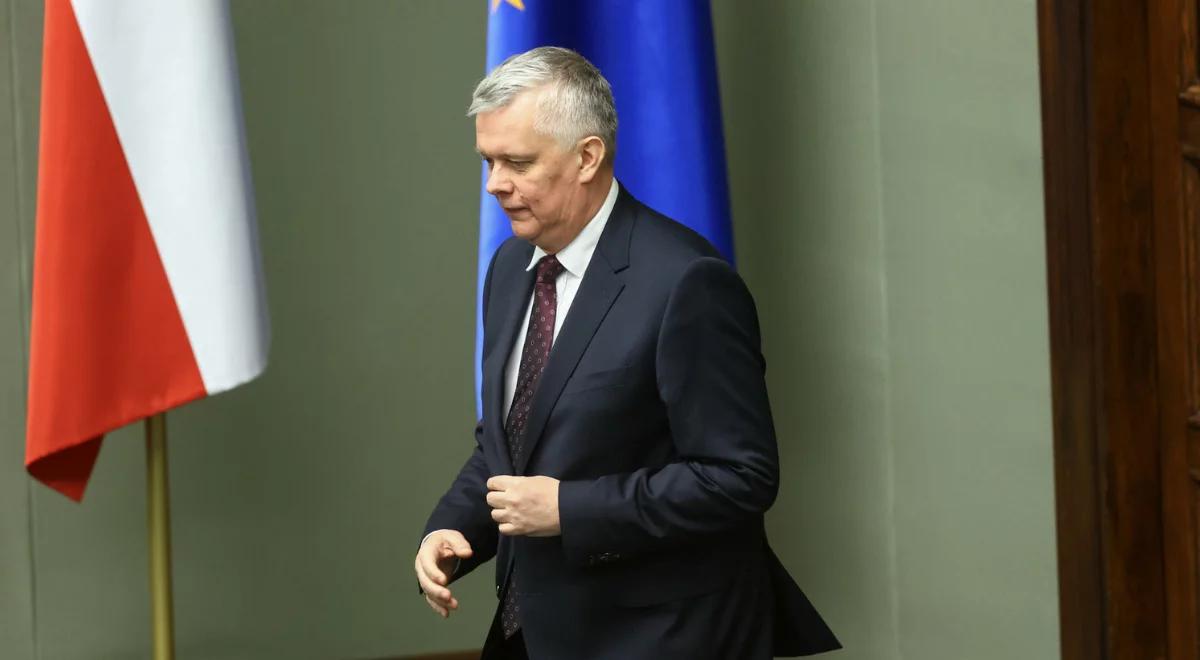 Wojna rządu z Nawrockim? Siemoniak: ludzie to widzą