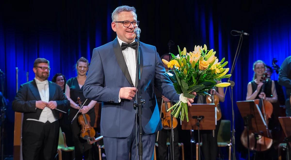 Artur Andrus, pytania o miłość i... krowa partyzantka!