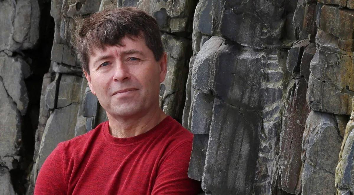 "Nieprzyjaciel" Michaela Crummeya: uniwersalna powieść w nowofundlandzkich realiach