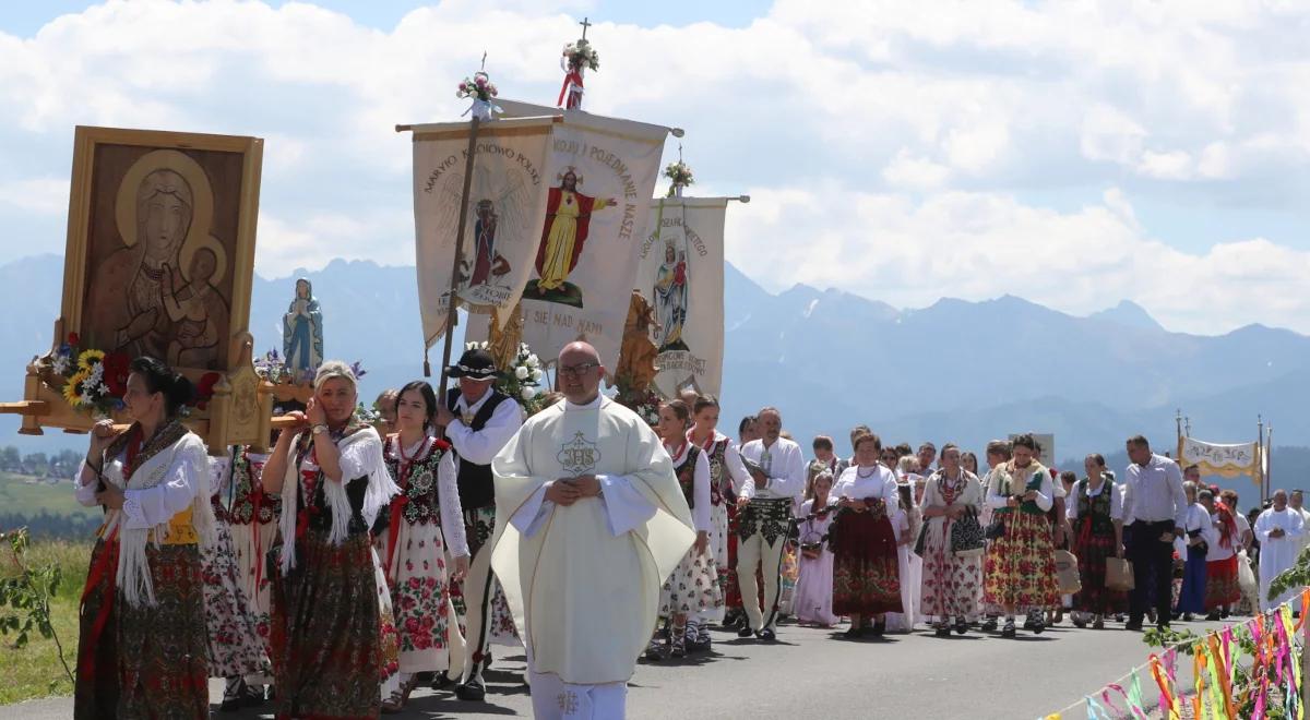 Boże Ciało. Ks. prof. Cisło: w czasie "prywatyzacji" wiary Jezus wychodzi na nasze ulice 