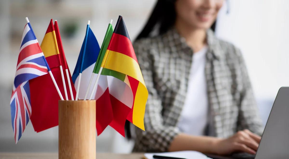 Polacy i znajomość języków obcych. Jak sobie radzimy?