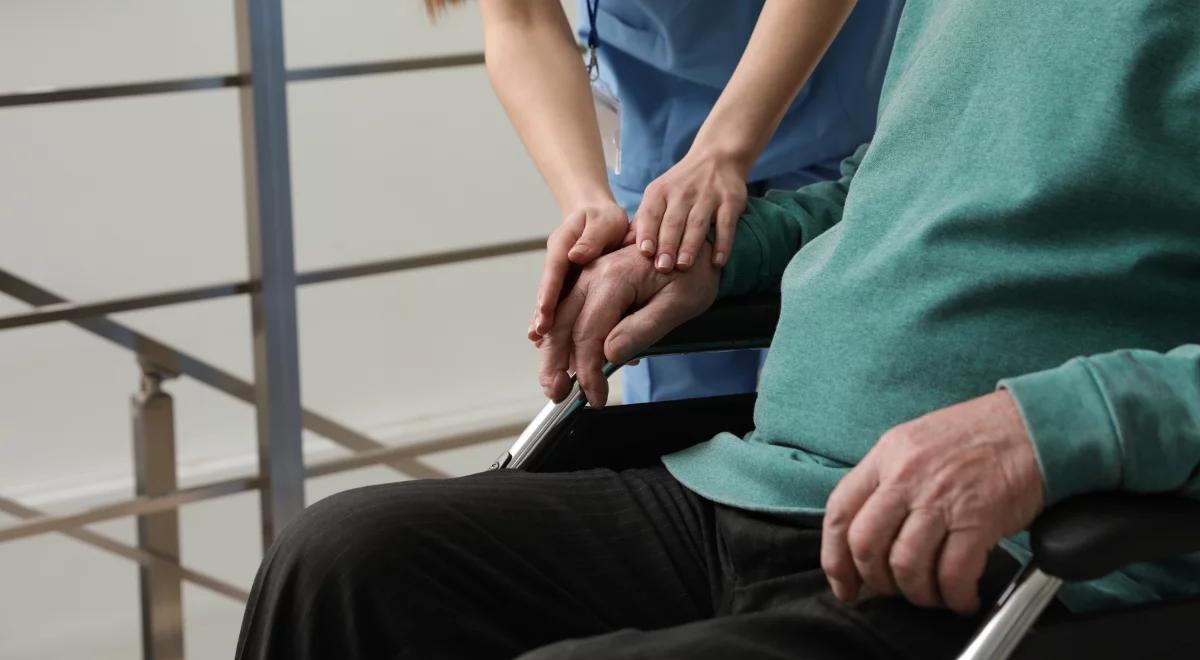 Pomóc tym, którzy niosą pomoc 