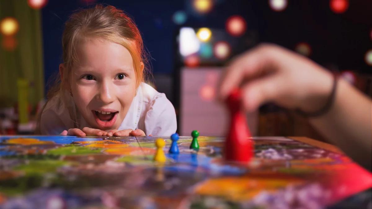 Gry planszowe dla dorosłych – bawią i uczą o naszych talentach