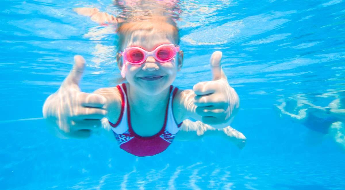 Jak lato, to i plaża. Jak zachować bezpieczeństwo nad wodą?