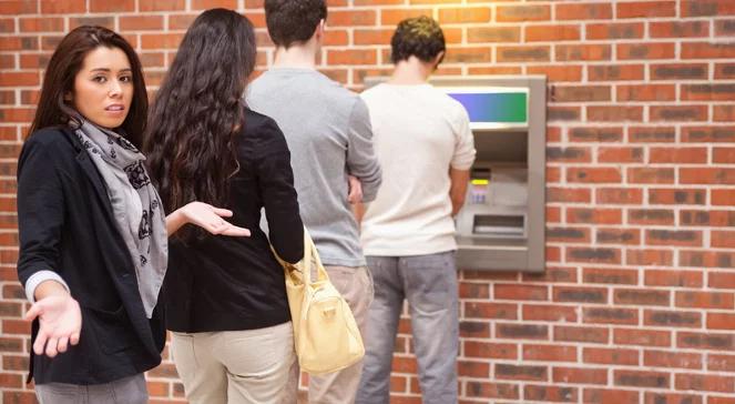 Będzie dodatkowa opłata od bankomatu?