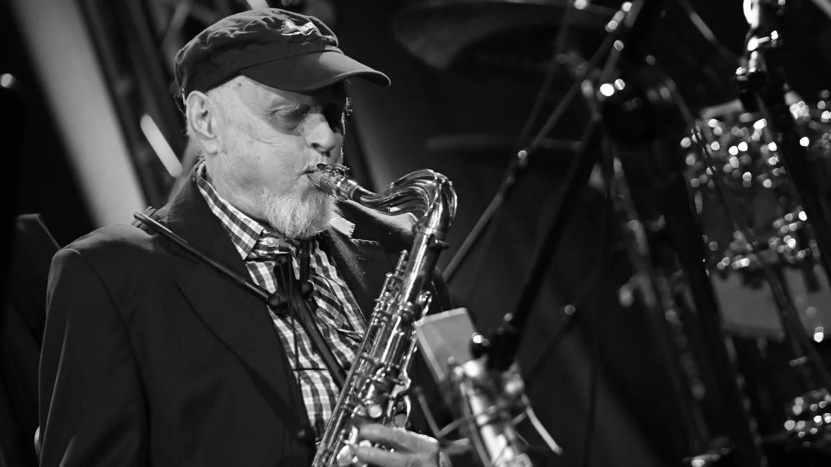 Pożegnanie ikony. Wspomnienie Jana Ptaszyna Wróblewskiego