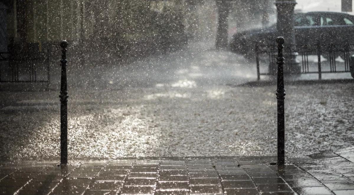 Skąd się biorą ulewy? Czy wiemy, jak sobie z nimi radzić? 