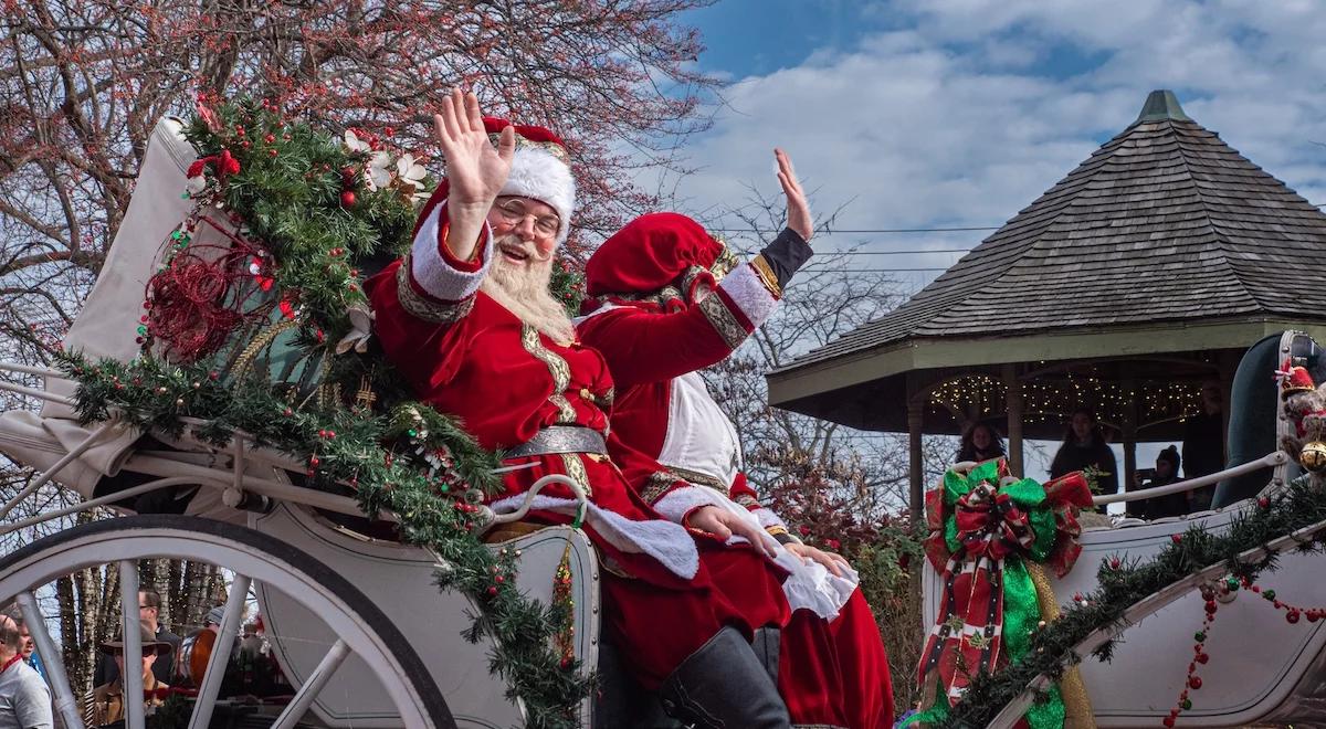 Amerykański duch świąt - parady bożonarodzeniowe na ulicach USA