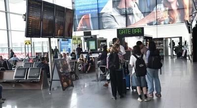 Turyści ugrzęźli na lotnisku. Drugi dzień czekają na lot do Egiptu