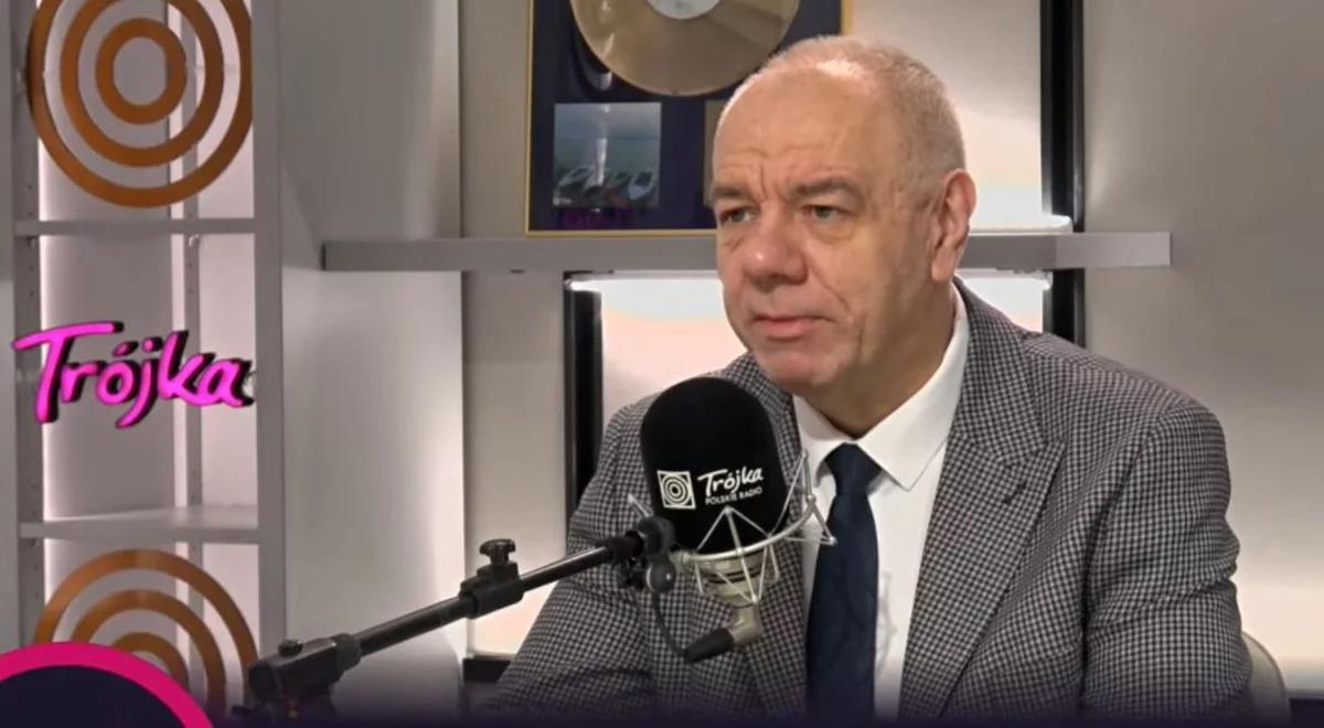 Sasin popiera weto. "Zakażmy ludziom mieszkań 20 metrowych"