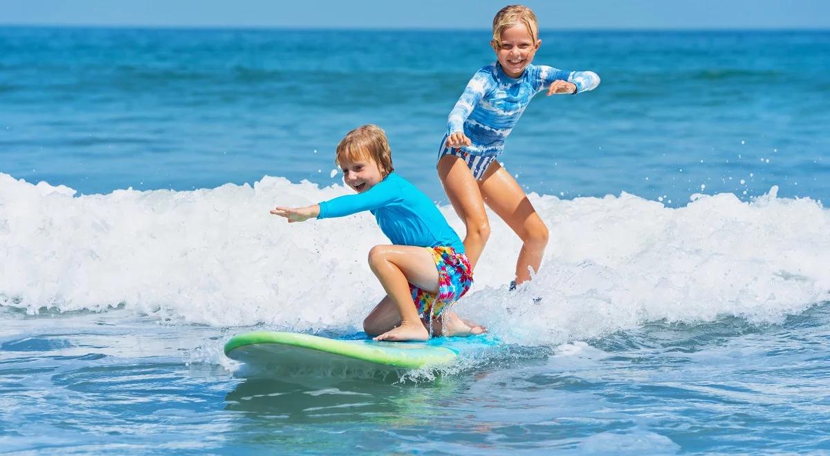 Nasze drogie pociechy na wakacjach. Ile to kosztuje?
