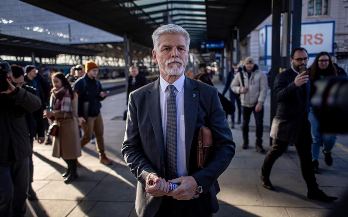 Czechy na rozdrożu. Kto zostanie nowym prezydentem?