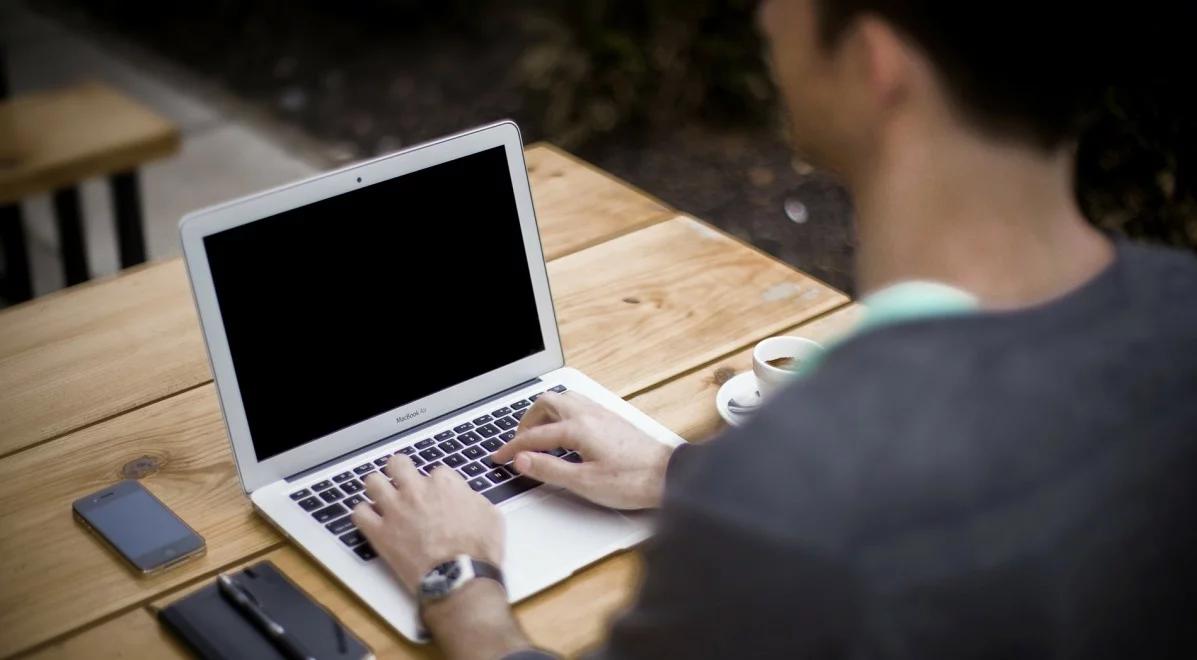 Człowiek, któremu komputer odebrał prawdziwe życie 