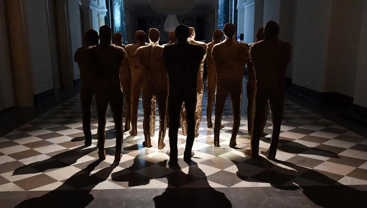 Sztuka a zabytkowa przestrzeń. Dzieła Magdaleny Abakanowicz na Zamku Królewskim