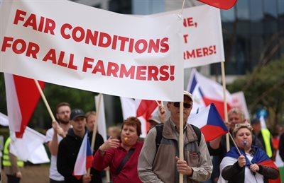Protest unijnych rolników przeciw importowi z Ukrainy