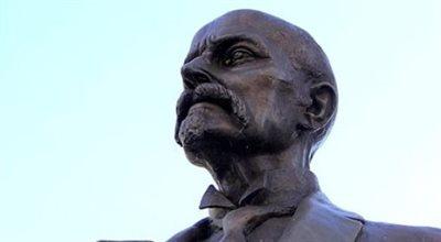 Masaryk, czy Lenin? Znajdź trzy różnice