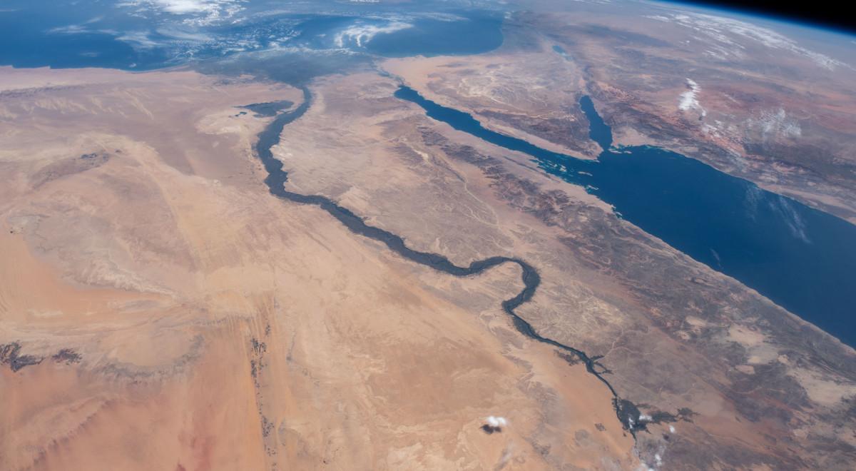 Czy pod piaskami pustyni można znaleźć wodę?