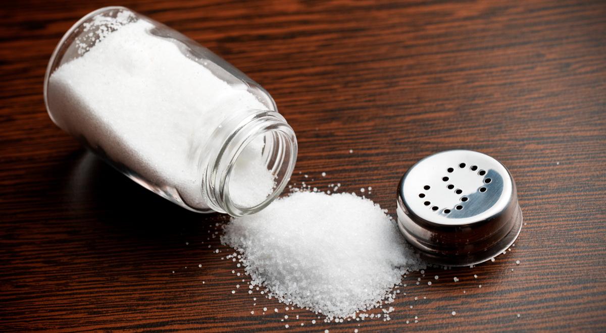 Ile soli w soli? Uwaga na trucizny w solniczkach