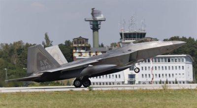 Najnowocześniejsze myśliwce świata już w Polsce.  F-22 Raptor przyleciały w ramach misji NATO