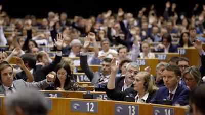 Nowi kandydaci do rozszerzenia Unii Europejskiej. Wyraźny głos poparcia PE i apel do przywódców