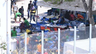 Szef MSW Francji: nie przyjmiemy migrantów z Lampedusy. Paryż oferuje za to pomóc w deportacjach