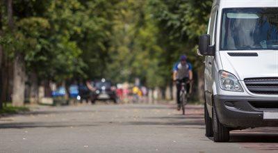 Firmy transportowe chcą zakazów dla rowerzystów. Chodzi o manewr wyprzedzania z prawej strony