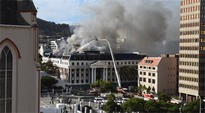 RPA: mężczyzna podejrzany o spowodowanie pożaru w parlamencie oskarżony o terroryzm