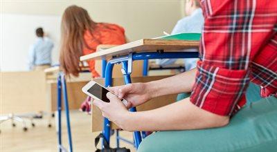 Kolejny kraj wprowadza zakaz używania smartfonów w szkołach. Najsurowsze zasady dla podstawówek