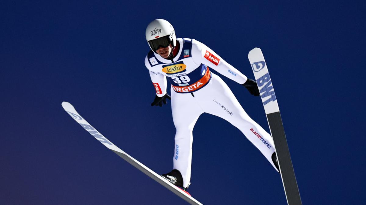 Polscy skoczkowie narciarscy w kryzysie. "To jest dołujące dla samych sportowców"
