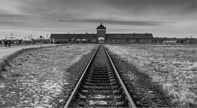 Rocznica pierwszego transportu do KL Auschwitz. Uroczystości upamiętnienia ofiar niemieckiego piekła