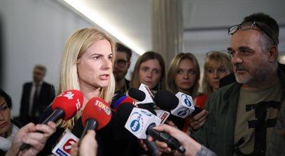 Policja przesłucha Joannę Schmidt. Posłanka wwiozła protestujących na teren Sejmu w bagażniku