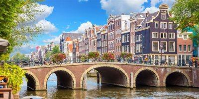 Z wizytą w Holandii - kraju kwiatów, sztuki i pływających domów