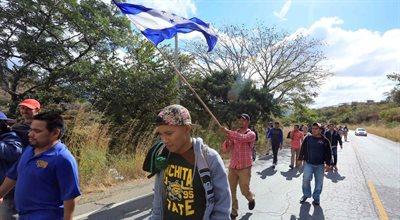 W stronę USA zmierza karawana z Hondurasu. Chcą do niej dołączyć Salwadorczycy