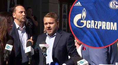"Symbol uległości polityki rządu PO-PSL". Koszulka z logo "Gazpromu" dla Sikorskiego