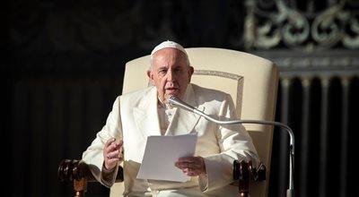 "Nie zapominajmy o udręczonym narodzie ukraińskim". Papież Franciszek apeluje do wiernych 