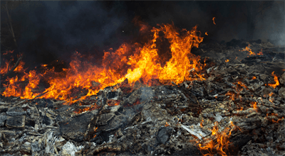 Pożar ogromnego wysypiska śmieci w Panamie. Płonie około siedem hektarów