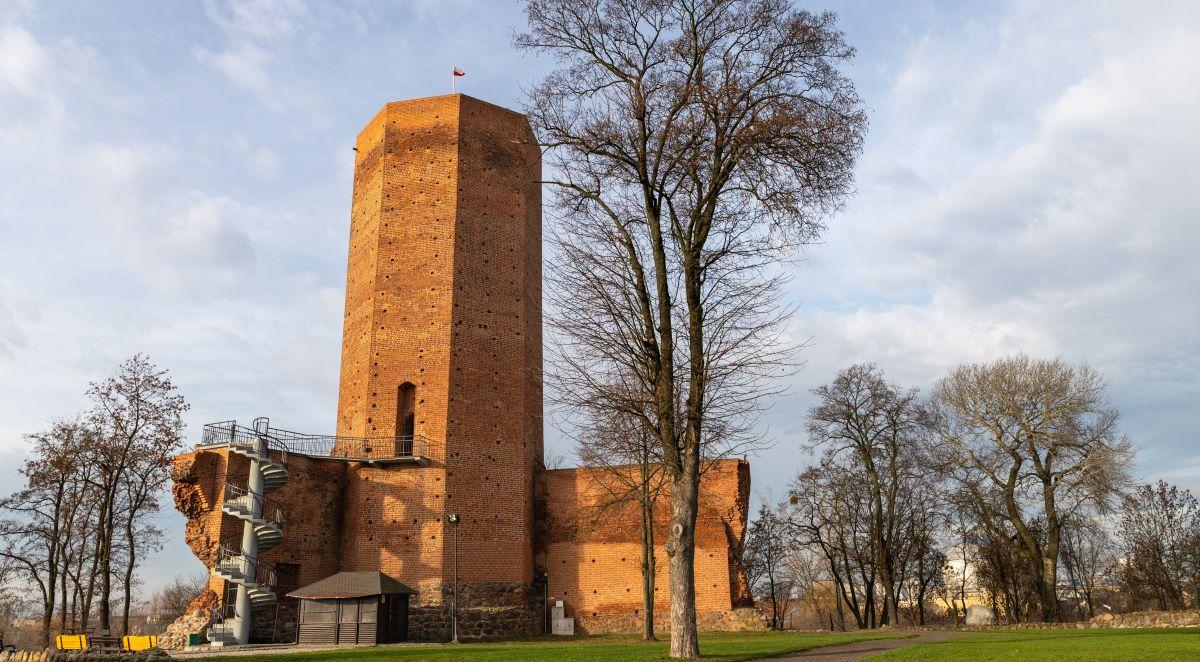 Zamek w Kruszwicy – forteca otoczona legendami