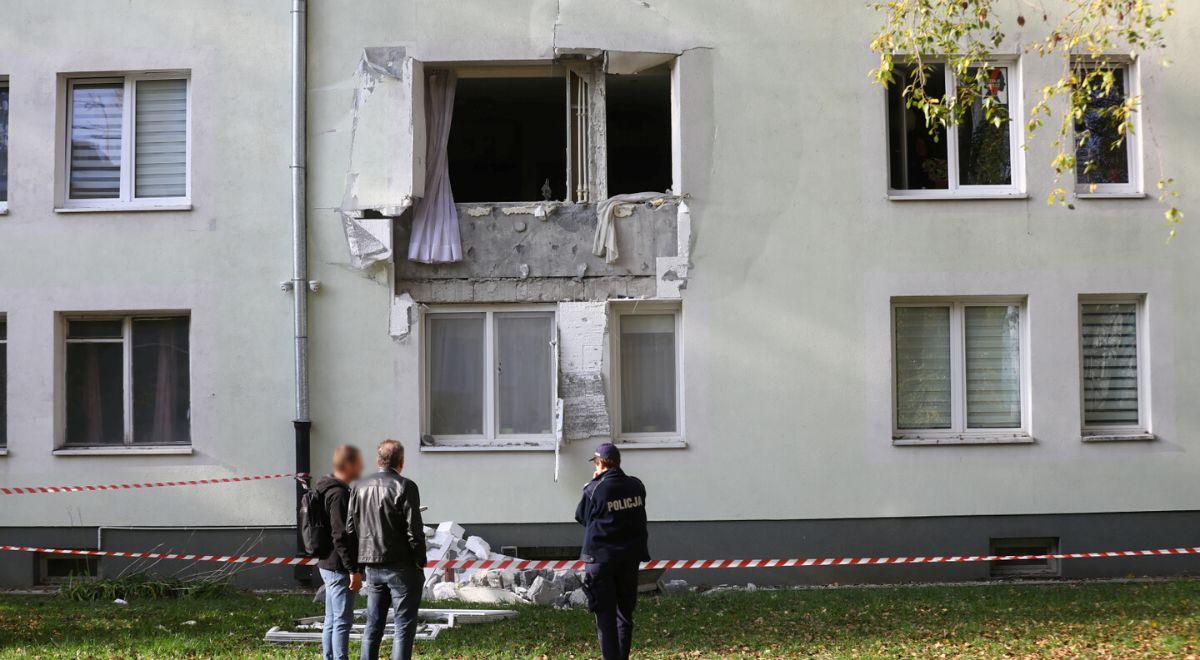 W mieszkaniu na warszawskim Mokotowie wybuchła hulajnoga. Eksplozja była tak silna, że wyrwała drzwi i okna