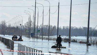 Powódź w Rosji, wody gwałtownie przybywa. Gubernator wzywa do opuszczenia domów przed nocą
